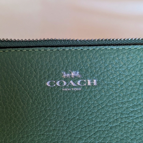 Coach Green Wristlet & Dust Bag - Picture 4 of 5